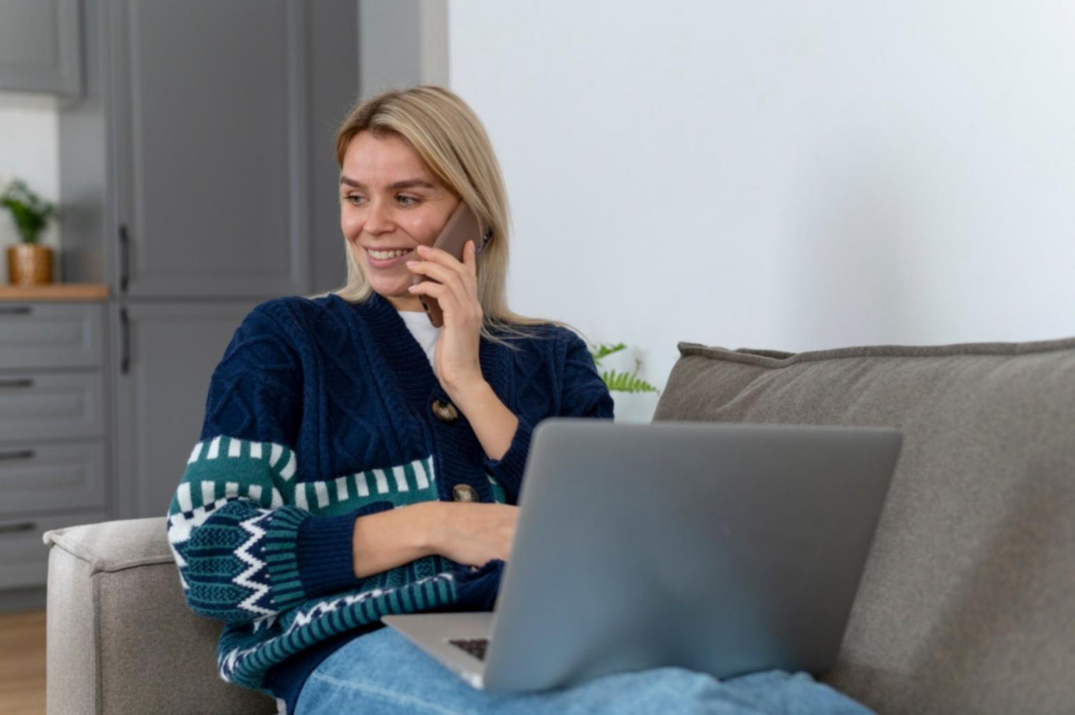 Teilnehmer während einer Gruppenarbeit im Personalmanagement-Seminar
